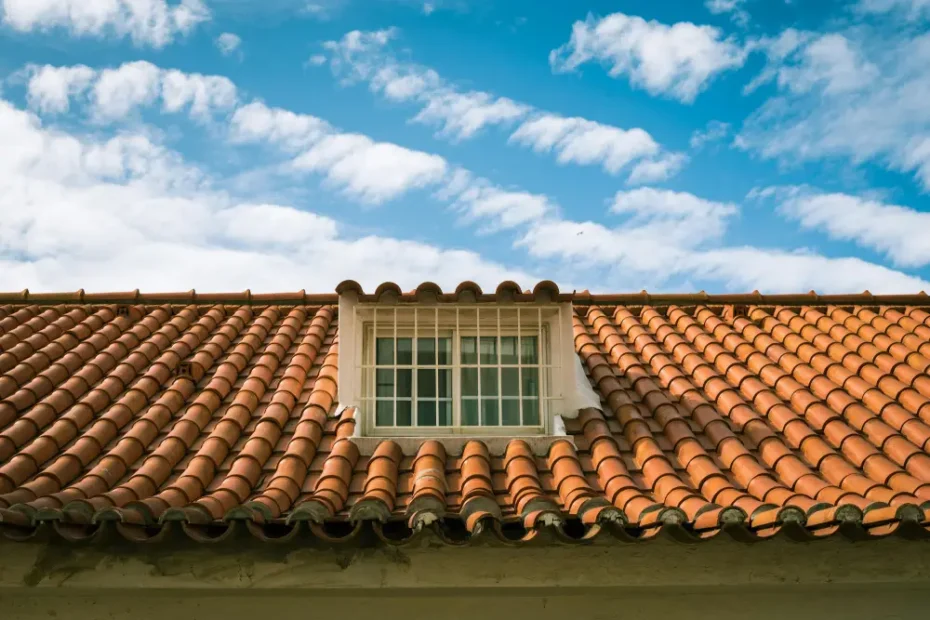 Comment détecter et réparer une fuite de toiture liée à la zinguerie ?
